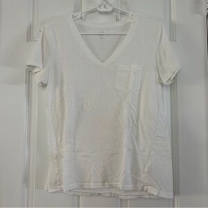 GAP White Pocket Tee V Neck Tshirt